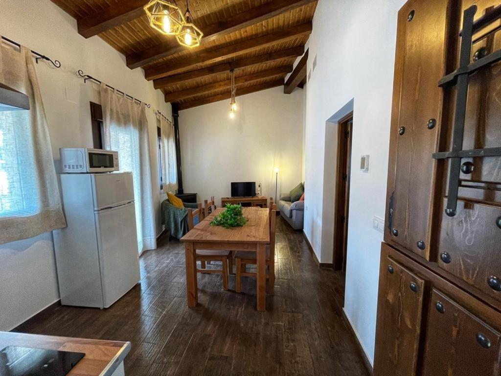 Hervás Apartamentos Dona Jimena Del Ambroz 4 Estrellas Complejo Unico En El Centro Del Pueblo - Piscina Ya Abierta מראה חיצוני תמונה